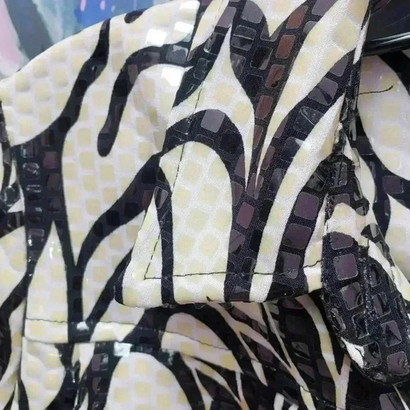 Elementz Black and White Floral Jacket with Shimmer - Picture 6 of 7